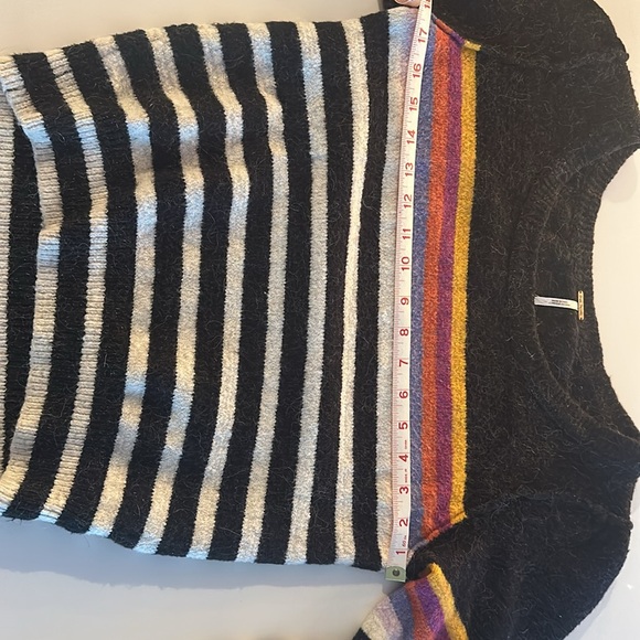 Free People Multi-Color Puff sleeve sweater - Picture 7 of 7